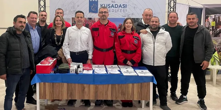Kuşadası Belediyesi depreme karşı aldığı önlemleri İzmir’de anlattı