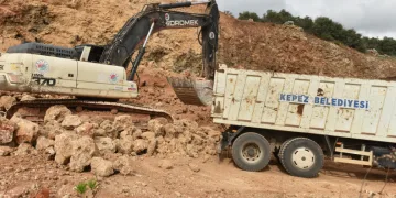 Kepez’de heyelan riskine müdahale