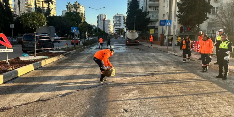 Mersin’de selin zarar verdiği köprüde tahkimat çalışması tamamlandı