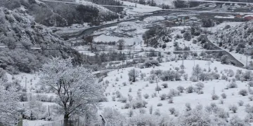 Posof’ta kar sürprizi