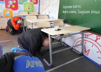 Deprem Simülasyon Tırı Samsun’da eğitimlere başladı