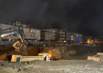 Merkez Çarşısı Kentsel Dönüşümünde hafriyat çalışmaları sürüyor