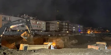 Merkez Çarşısı Kentsel Dönüşümünde hafriyat çalışmaları sürüyor