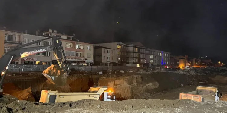 Merkez Çarşısı Kentsel Dönüşümünde hafriyat çalışmaları sürüyor