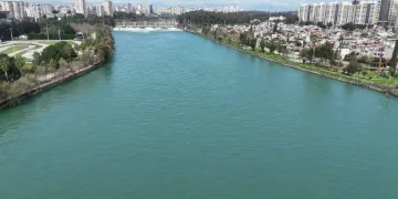 İki ayda gelen yağış barajı doldurdu: Seyhan Nehri coştu