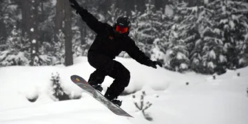 Sarıkamış snowboard ve kayak tutkunlarını ağırlıyor