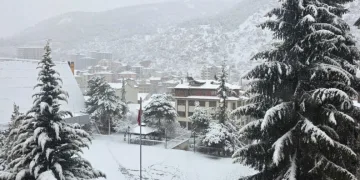Gümüşhane’de kar nedeniyle 193 köy yolu ulaşıma kapandı