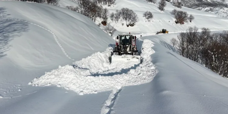 Tunceli’de 143 köy yolu ulaşıma kapandı