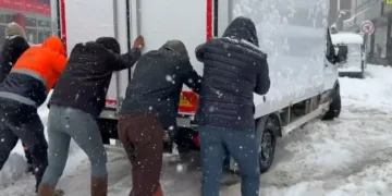 Erzincan’da kardan 516 köy yolu ulaşıma kapandı