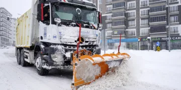Büyükşehir’in kar timleri 7/24 sahada