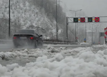 Samsun-Ordu karayolunda kar yağışı