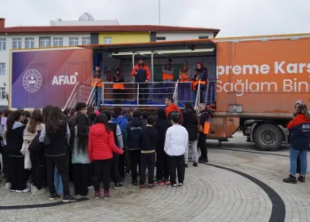 Deprem Simülasyon Tırı Atakum’da