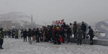 Meteoroloji uyarmıştı: Kars’ta yoğun kar yağışı başladı