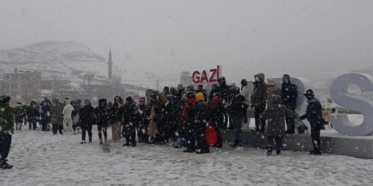 Meteoroloji uyarmıştı: Kars’ta yoğun kar yağışı başladı
