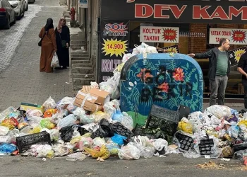 Buca’da grev bitti, çöp çilesi bitmedi