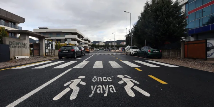 Büyükşehir Kolejler Bölgesi’nde yol yapım çalışmalarını tamamladı