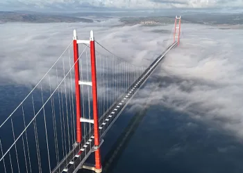 Çanakkale Boğazı gemi geçişlerine kapatıldı