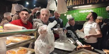 Başkan Bozbey sahurda vatandaşlarla buluştu