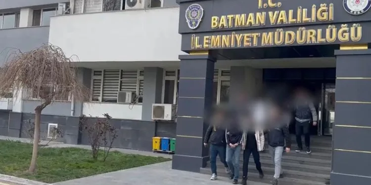 Niğde’de otomobil şarampole yuvarlandı: 2 ölü, 2 yaralı