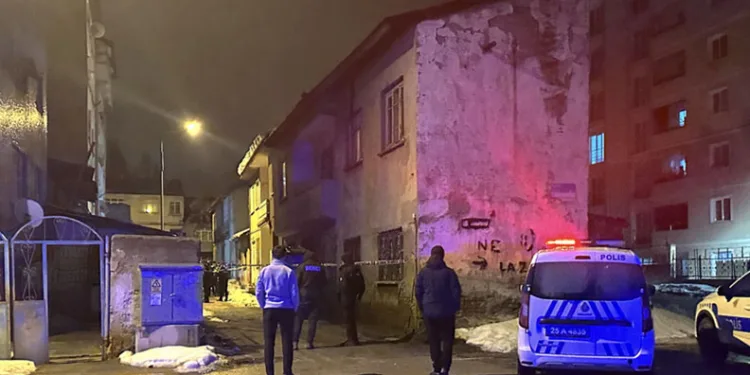 Erzurum’da Kan Donduran Vahşet: Sokak Ortasında Boğazı Kesilerek Öldürüldü!