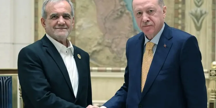 Pezeşkiyan’dan Cumhurbaşkanı Erdoğan’a Teşekkür Mesajı: “Aziz Kardeşim”