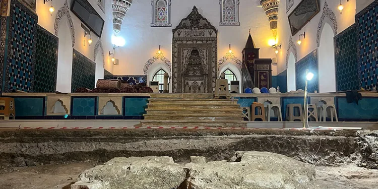 Muradiye Camii’nde 600 yıllık havuz ortaya çıktı