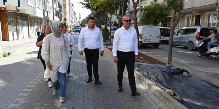 Karacabey’de park ve bahçelerden göz dolduran çalışmalar