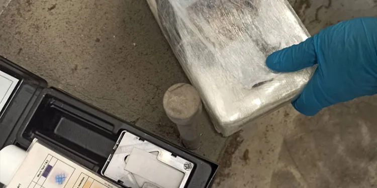 Balkondaki kombiden çıkan yangın mahalle sakinlerini korkuttu