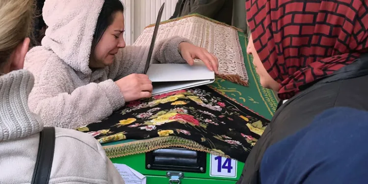 Küçük Öykü, gözyaşları arasında toprağa verildi