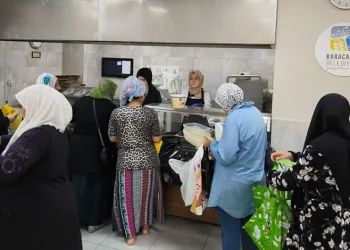 Bursa’da APP plaka izdihamı…Kuyruk sokaklara taştı