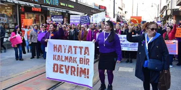 Ödüllü ‘Yan Rol’ Bursa’da ayakta alkışlandı
