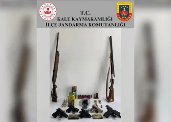 Niğde’de otomobil şarampole yuvarlandı: 2 ölü, 2 yaralı