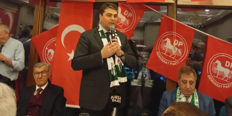 Demokrat Parti Bursa’da Gövde Gösterisi Yaptı: Gültekin Uysal’dan İktidara Sert Eleştiriler