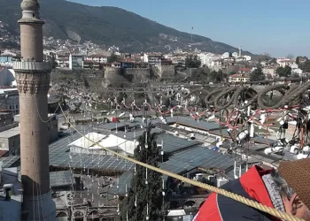 Bursa’nın mahyasında alışılagelmişin dışına çıkılıyor
