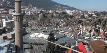 Bursa’nın mahyasında alışılagelmişin dışına çıkılıyor
