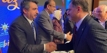 Bursa’da öğrencilerden şehit kabirlerine bayram temizliği