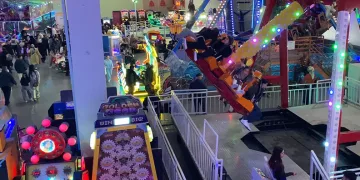 Bursa’da öğrencilerden şehit kabirlerine bayram temizliği