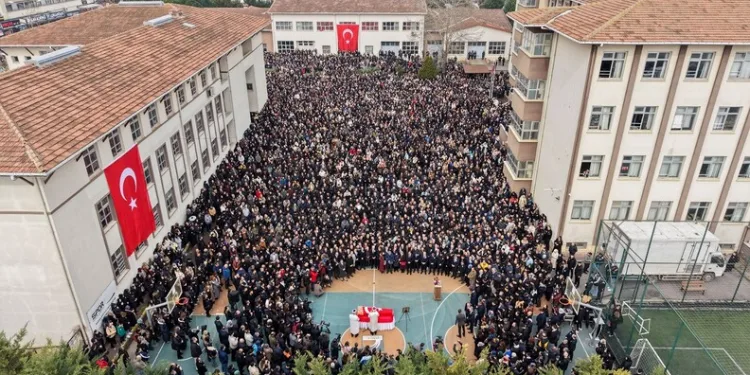 Evinin otoparkında öldürülen Kapalıçarşı esnafının davasında karar: 4 sanık hakkında müebbet, sanık eşe 17 yıl hapis