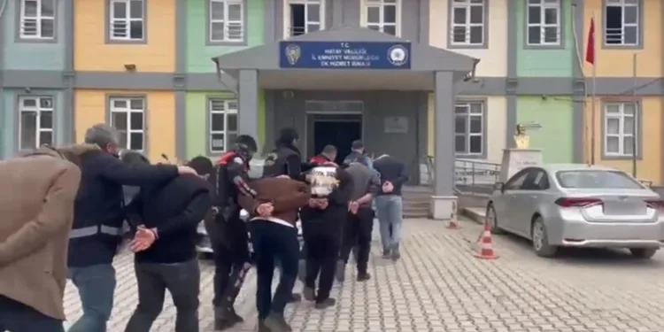Evinin otoparkında öldürülen Kapalıçarşı esnafının davasında karar: 4 sanık hakkında müebbet, sanık eşe 17 yıl hapis
