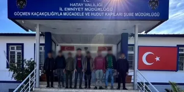 Balkondaki kombiden çıkan yangın mahalle sakinlerini korkuttu
