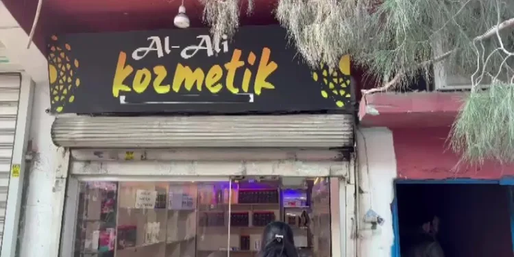 Balkondaki kombiden çıkan yangın mahalle sakinlerini korkuttu