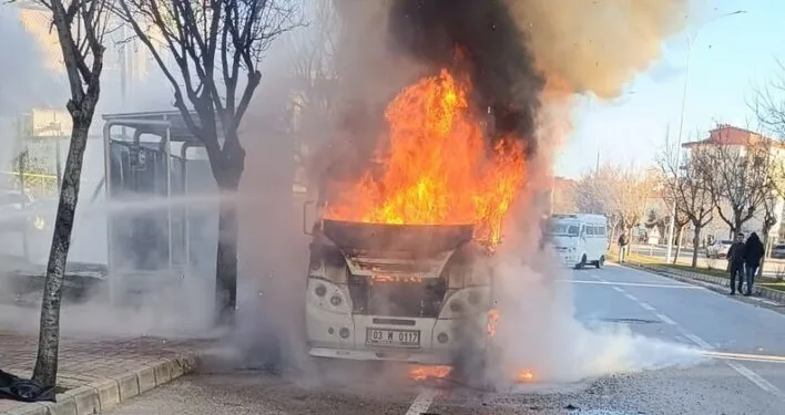 Balkondaki kombiden çıkan yangın mahalle sakinlerini korkuttu