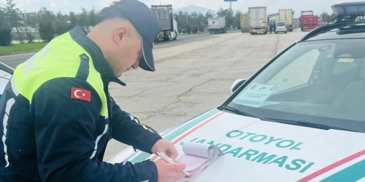 O kaçtı, polis böyle kovaladı: ‘Dur’ ihtarına uymamaktan 200 bin TL ceza