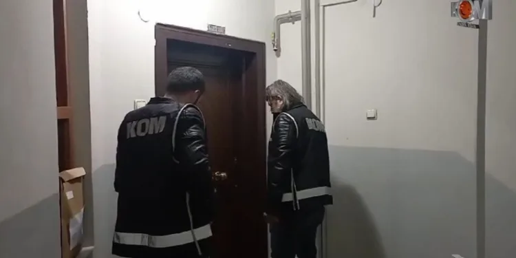 Siirt’te hafif ticari araçla çarpışan motosikletli yaralandı