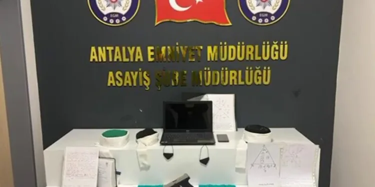 Siirt’te hafif ticari araçla çarpışan motosikletli yaralandı