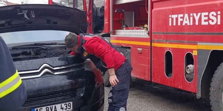Asansörde mahsur kalanların yardımına itfaiye ekipleri koştu