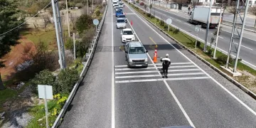 Asansörde mahsur kalanların yardımına itfaiye ekipleri koştu