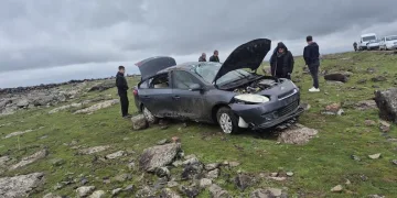 Bolu Dağı Tüneli’nde otomobille kamyonet çarpıştı: 2’si çocuk 4 yaralı