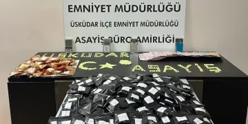 Bolu Dağı Tüneli’nde otomobille kamyonet çarpıştı: 2’si çocuk 4 yaralı