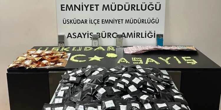Bolu Dağı Tüneli’nde otomobille kamyonet çarpıştı: 2’si çocuk 4 yaralı